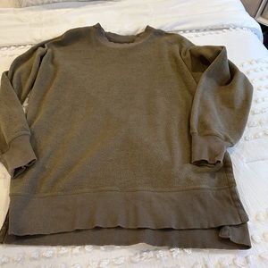 Aerie fuzzy crew neck sweatshirt—size small